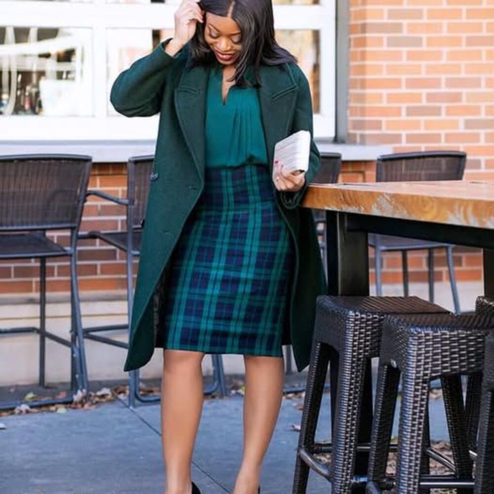 Old Navy (Size 8) Plaid Skirt